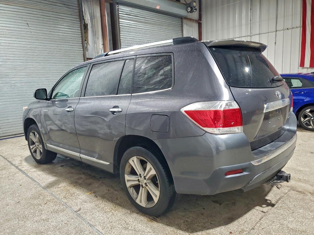 2013 TOYOTA HIGHLANDER