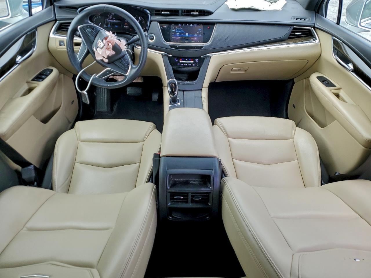 2017 CADILLAC XT5