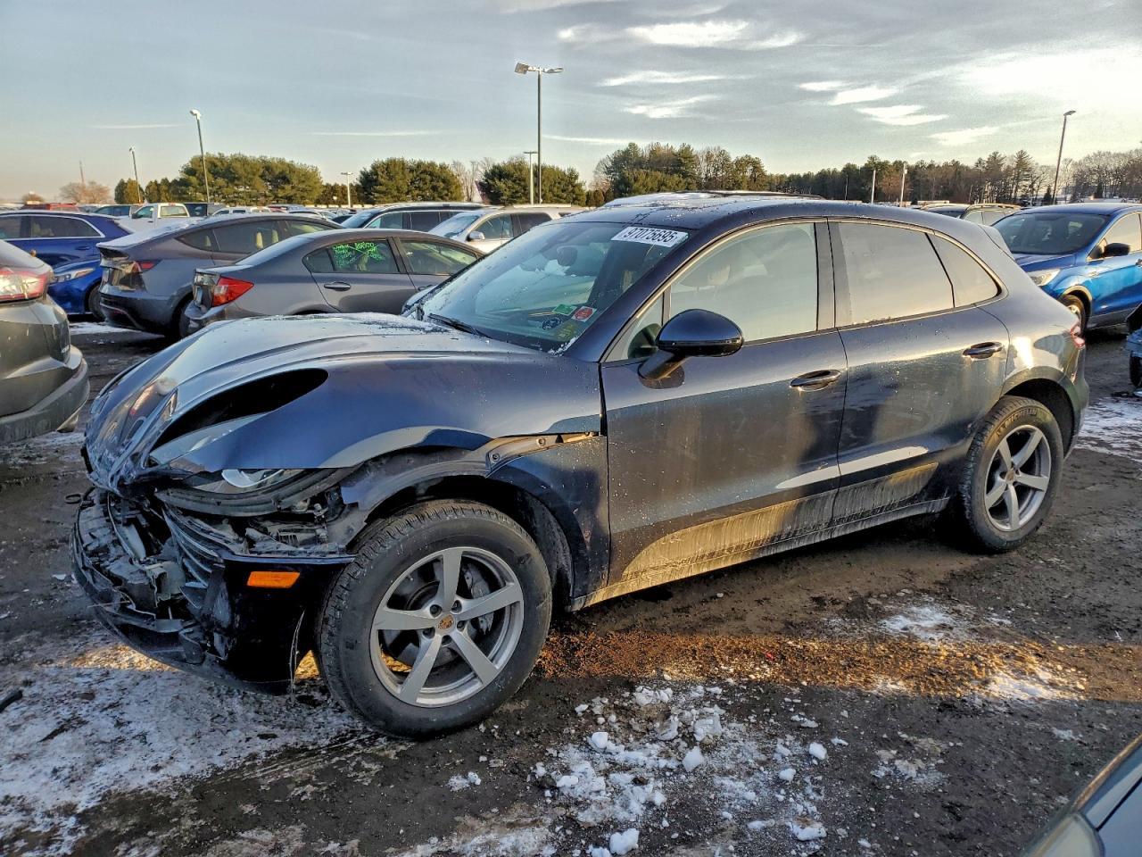 2018 PORSCHE Macan