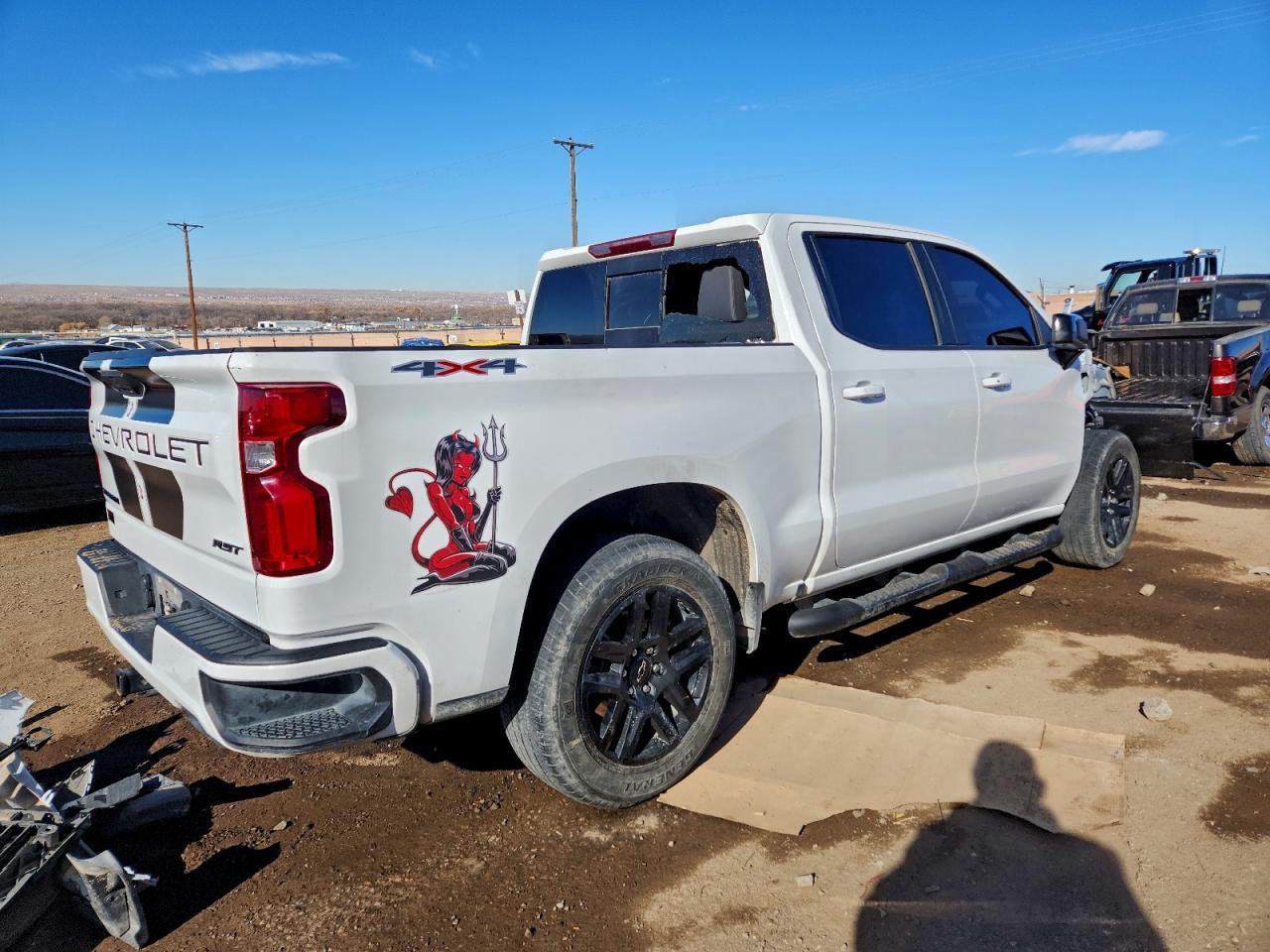 2024 CHEVROLET Silverado
