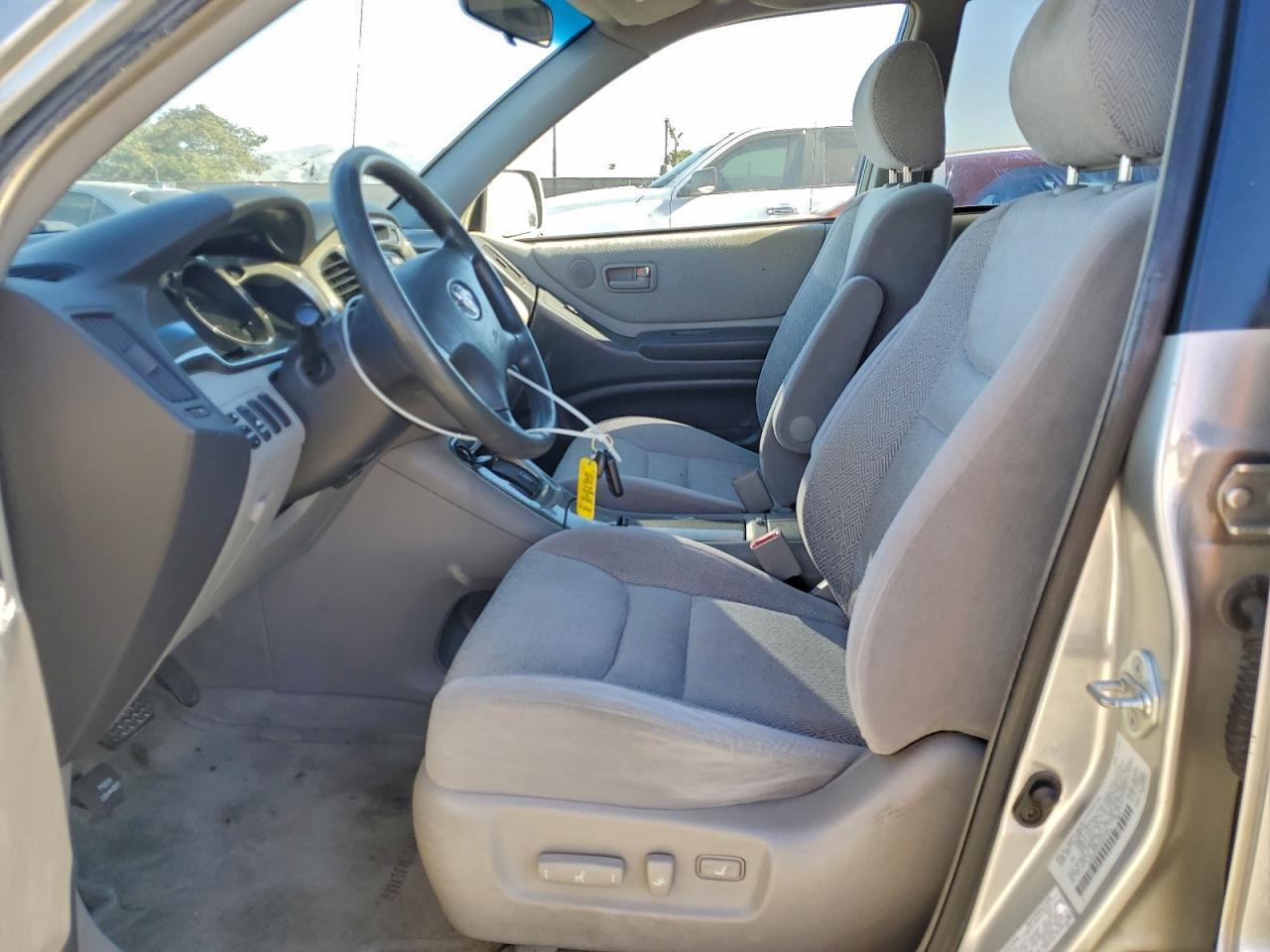2002 TOYOTA HIGHLANDER