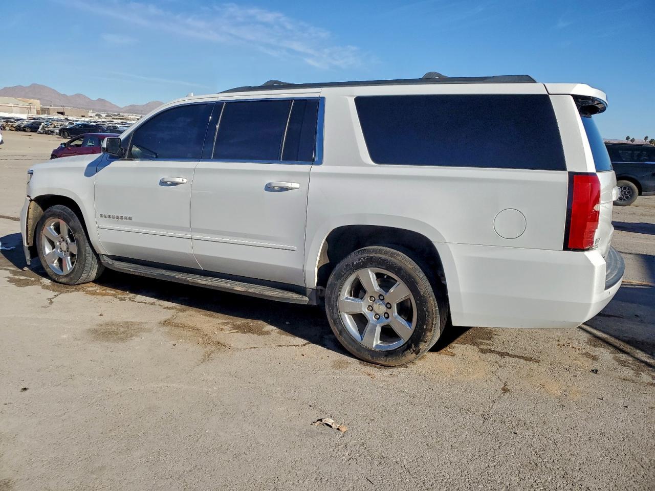2017 CHEVROLET Suburban