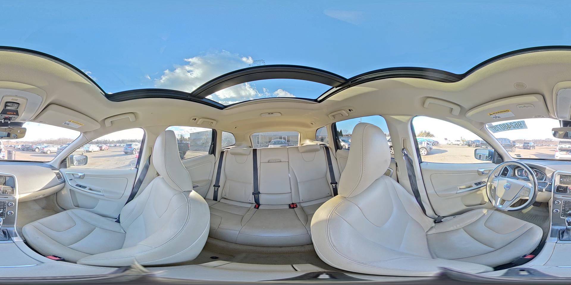 2015 VOLVO XC60