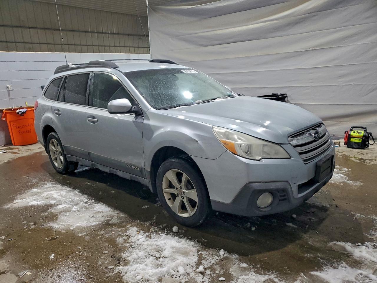 2014 SUBARU Outback
