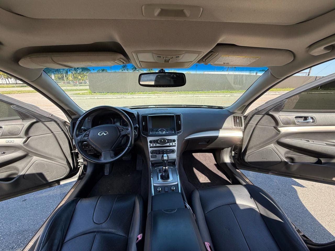 2011 INFINITI G37