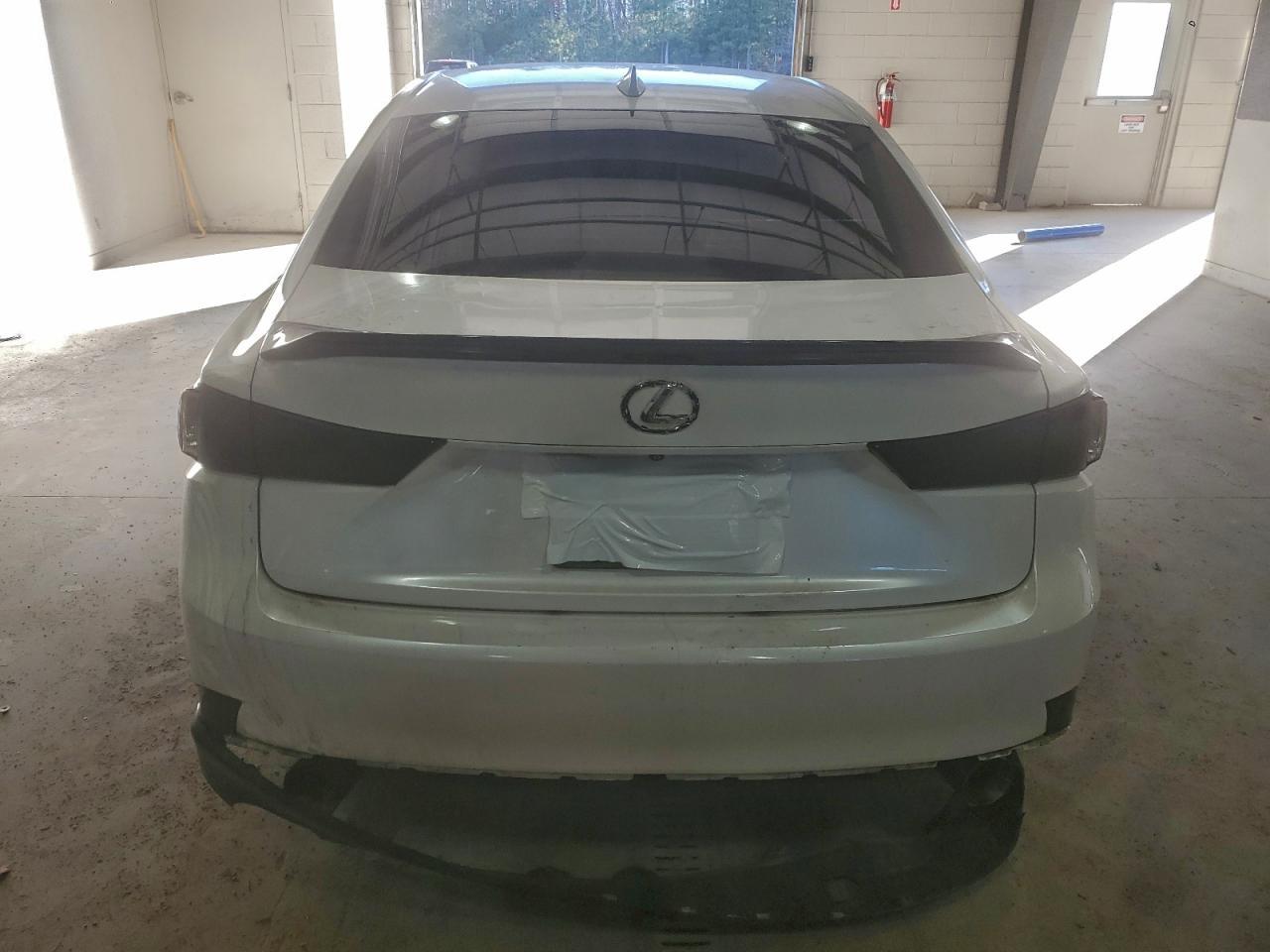 2016 LEXUS IS 200t