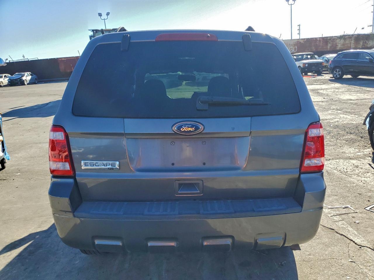 2010 FORD ESCAPE