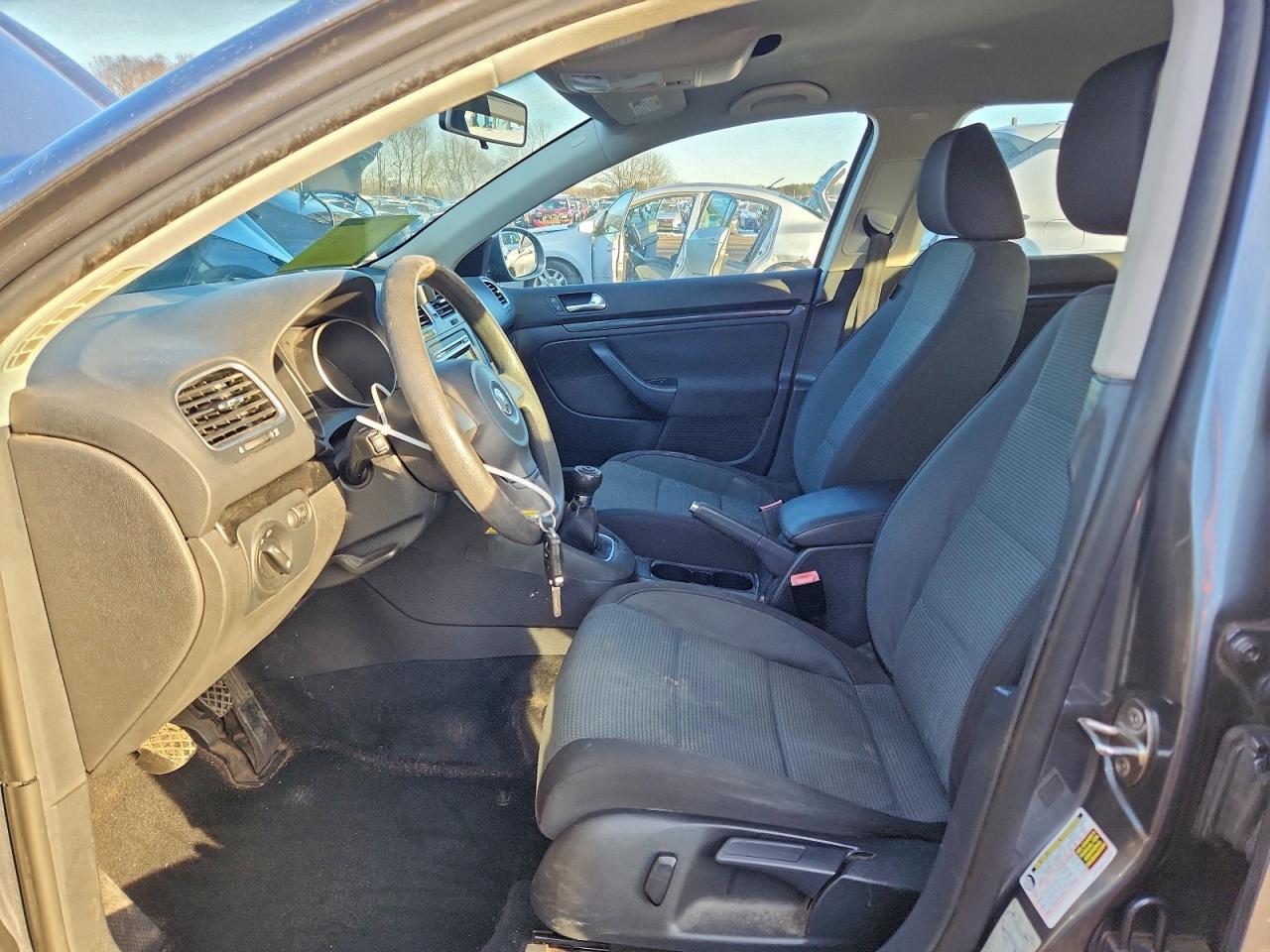 2011 VOLKSWAGEN JETTA