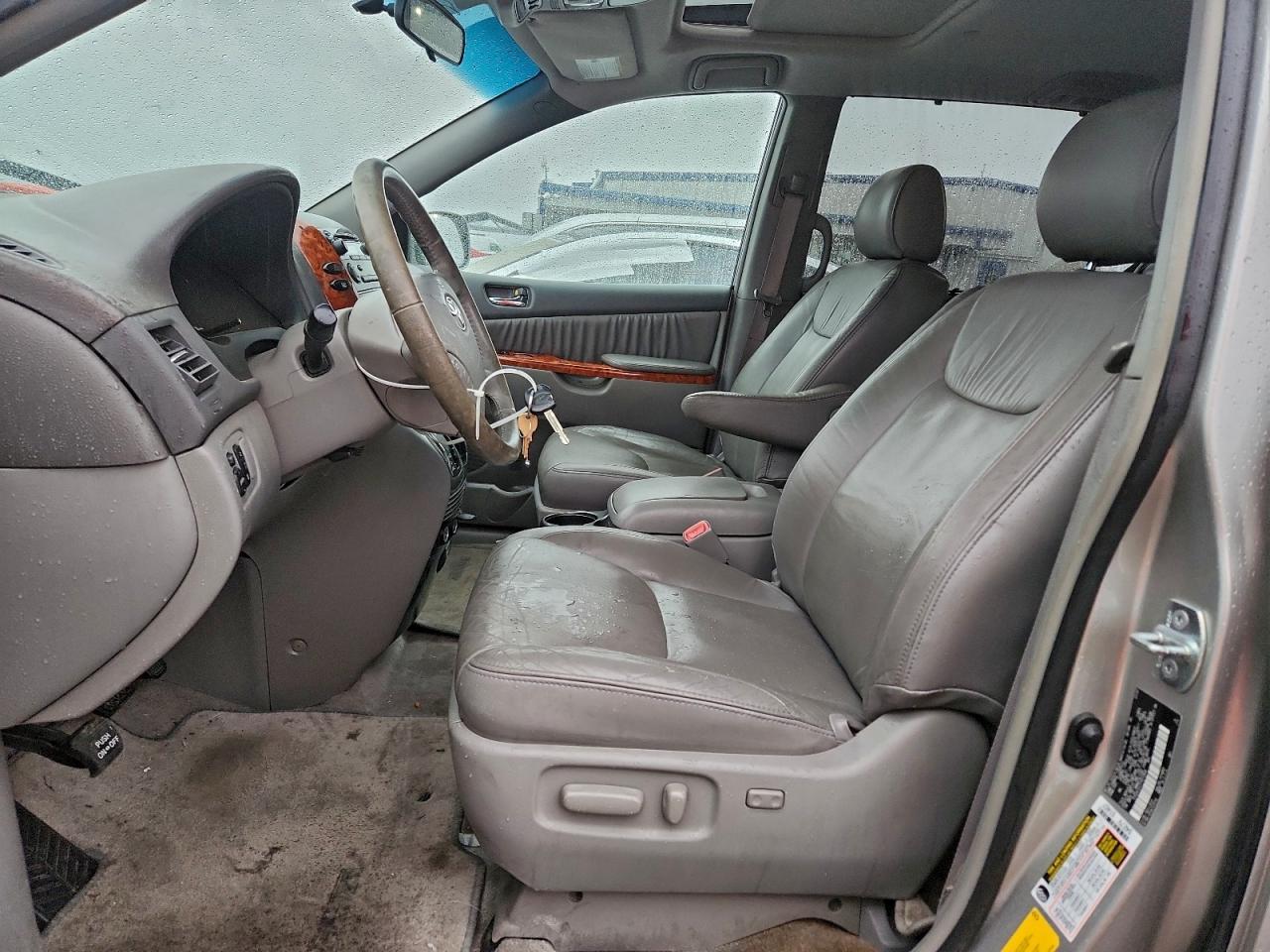 2007 TOYOTA SIENNA