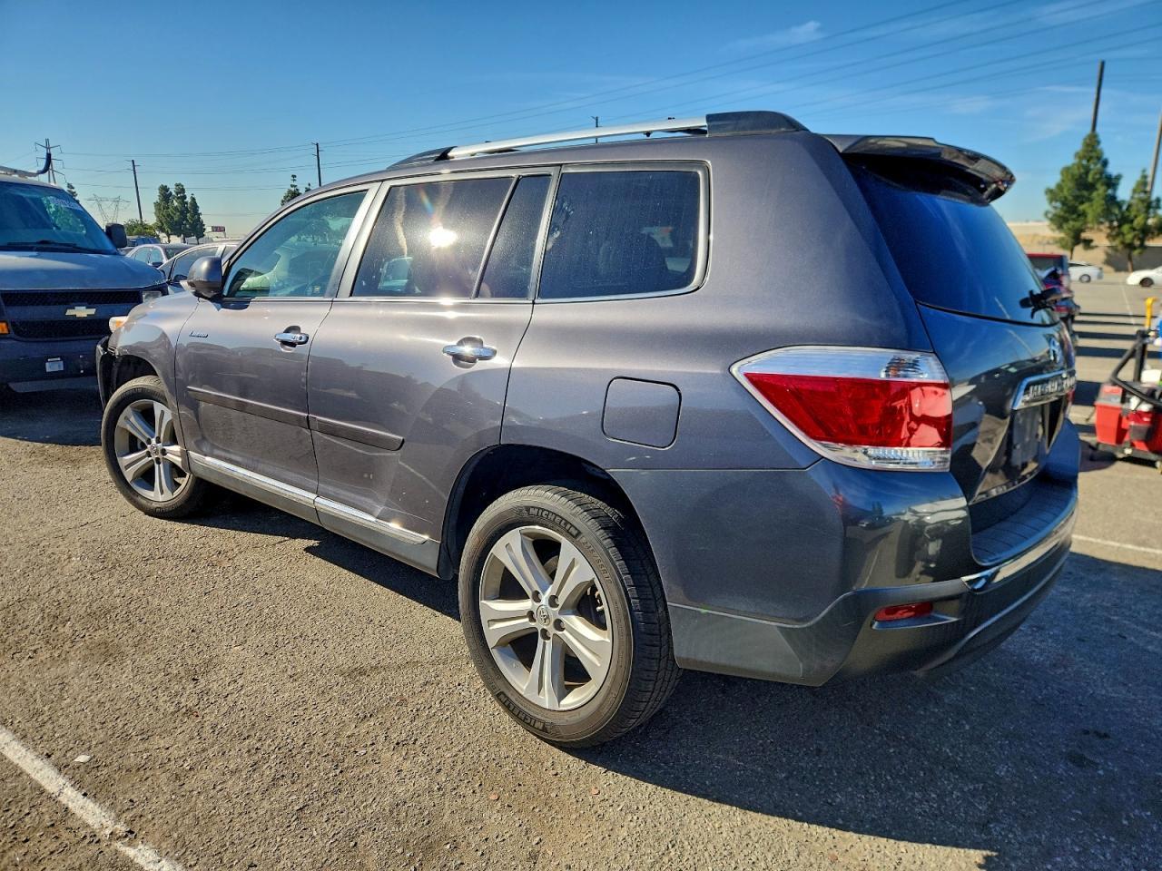 2013 TOYOTA HIGHLANDER
