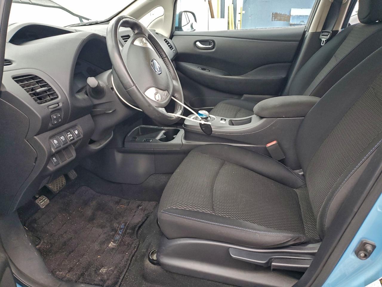 2015 NISSAN LEAF