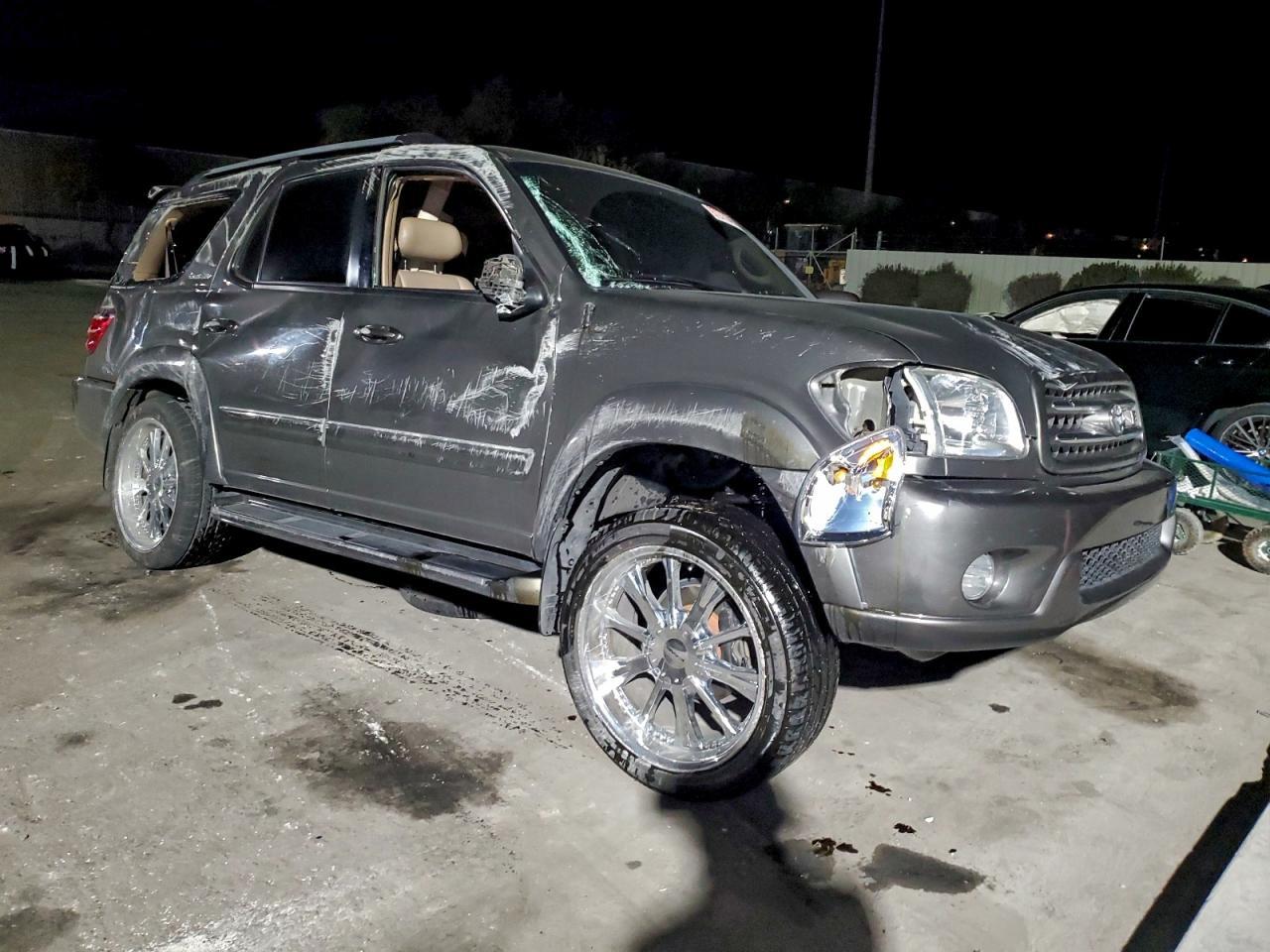 2004 TOYOTA Sequoia