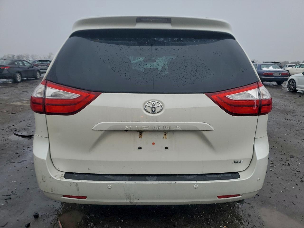 2017 TOYOTA SIENNA