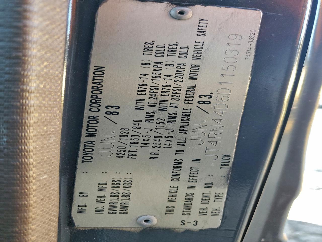 1983 TOYOTA Pickup