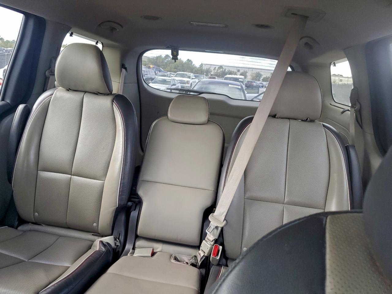 2017 KIA SEDONA
