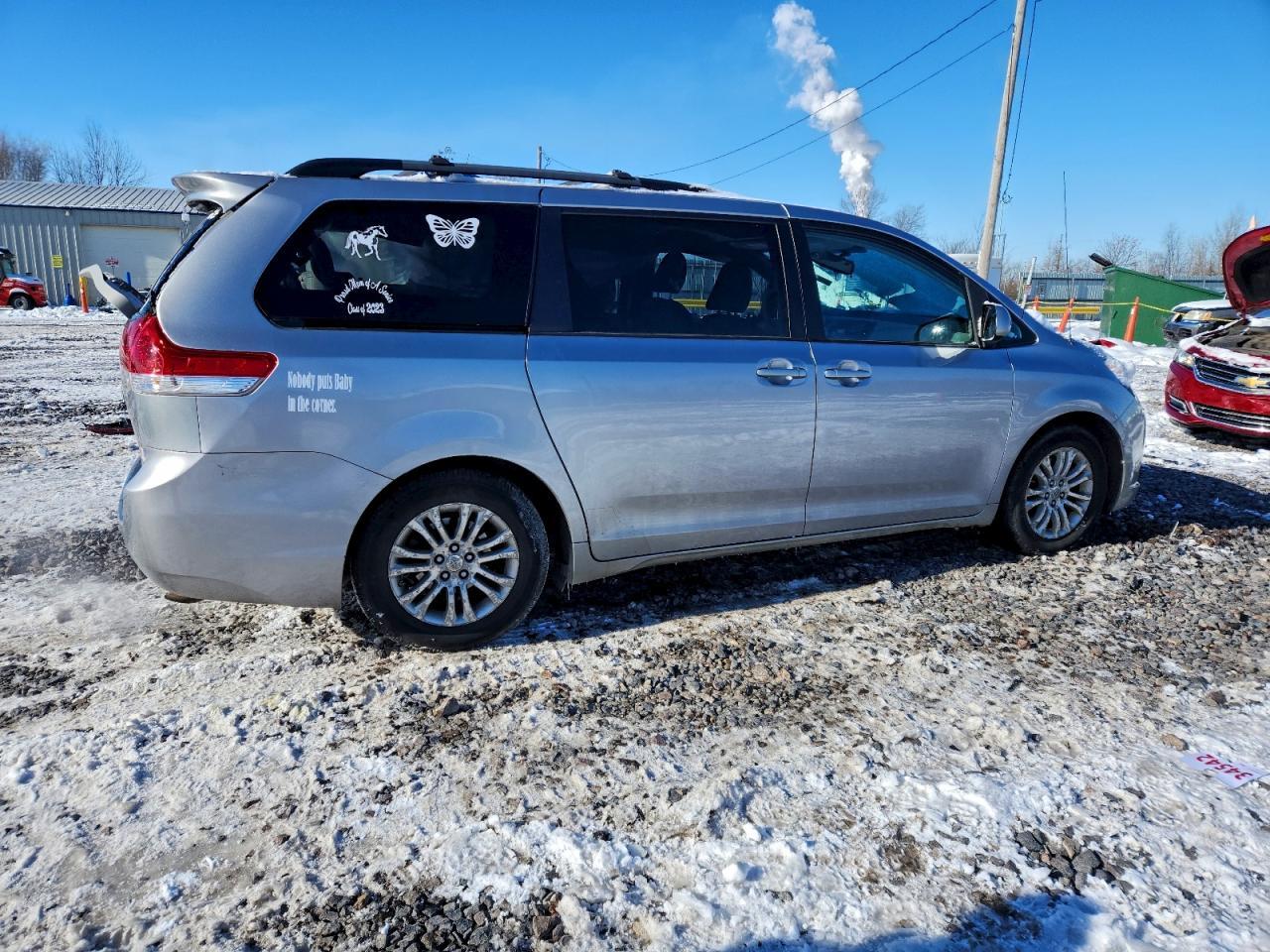 2012 TOYOTA SIENNA