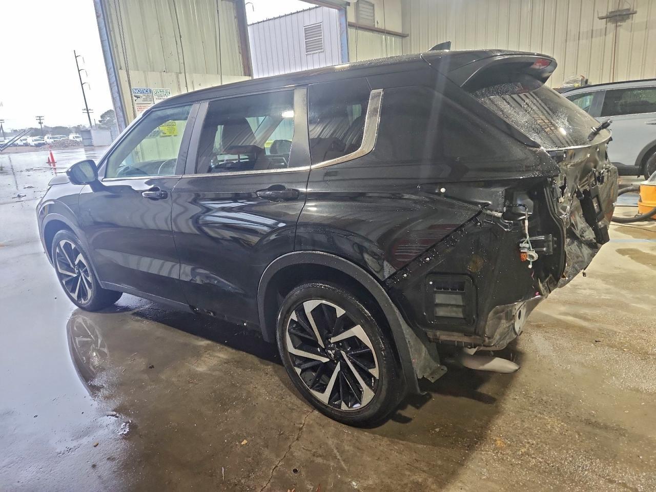 2023 MITSUBISHI outlander