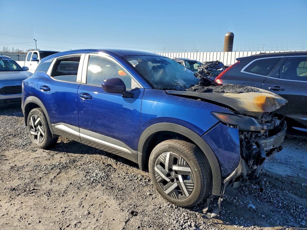2025 NISSAN KICKS