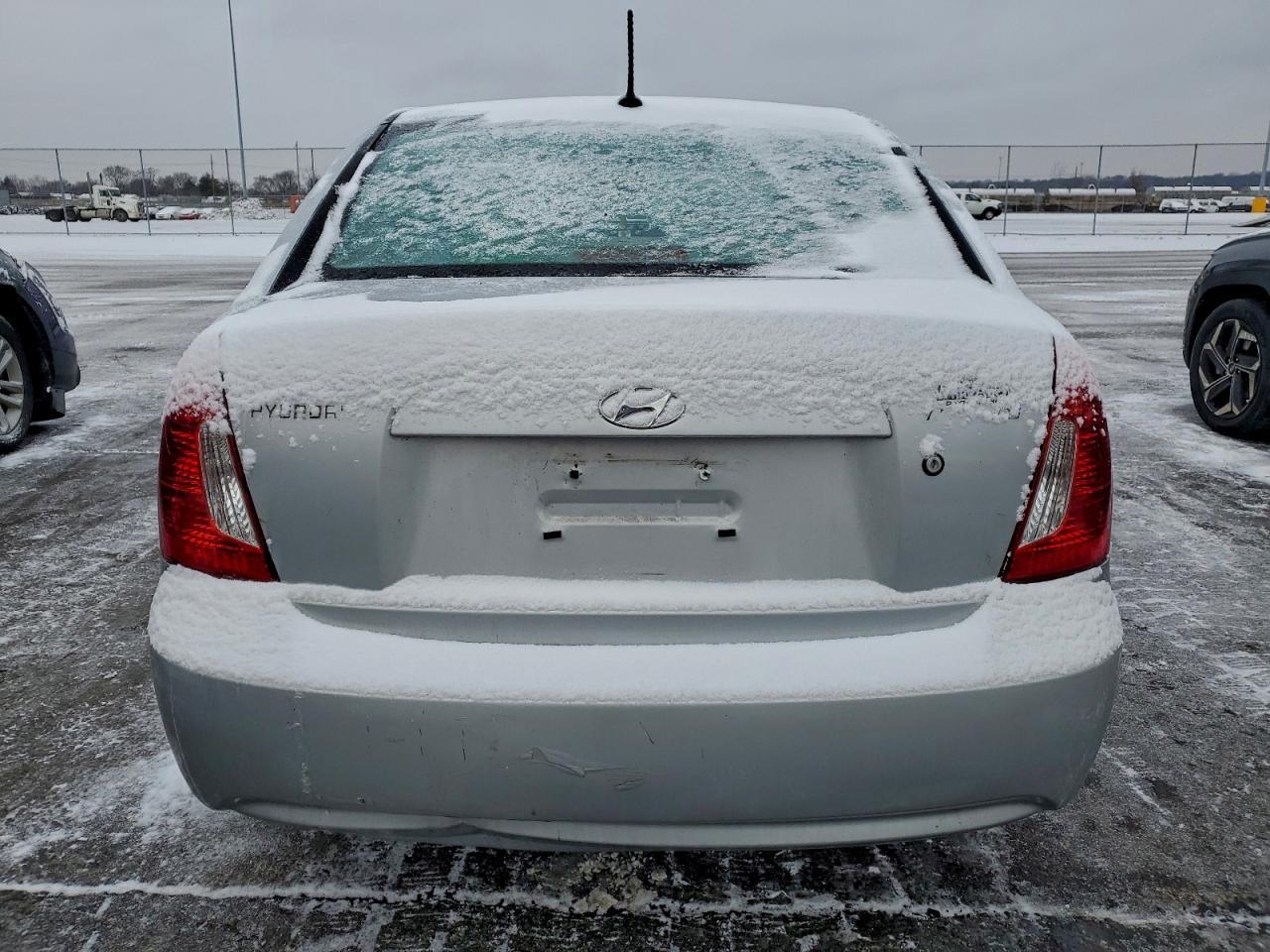 2011 HYUNDAI ACCENT