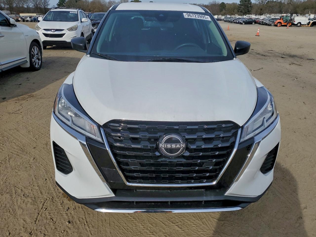 2022 NISSAN KICKS