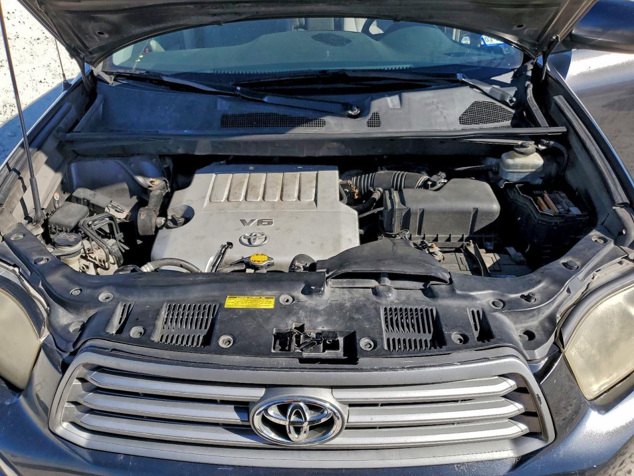 2010 TOYOTA HIGHLANDER