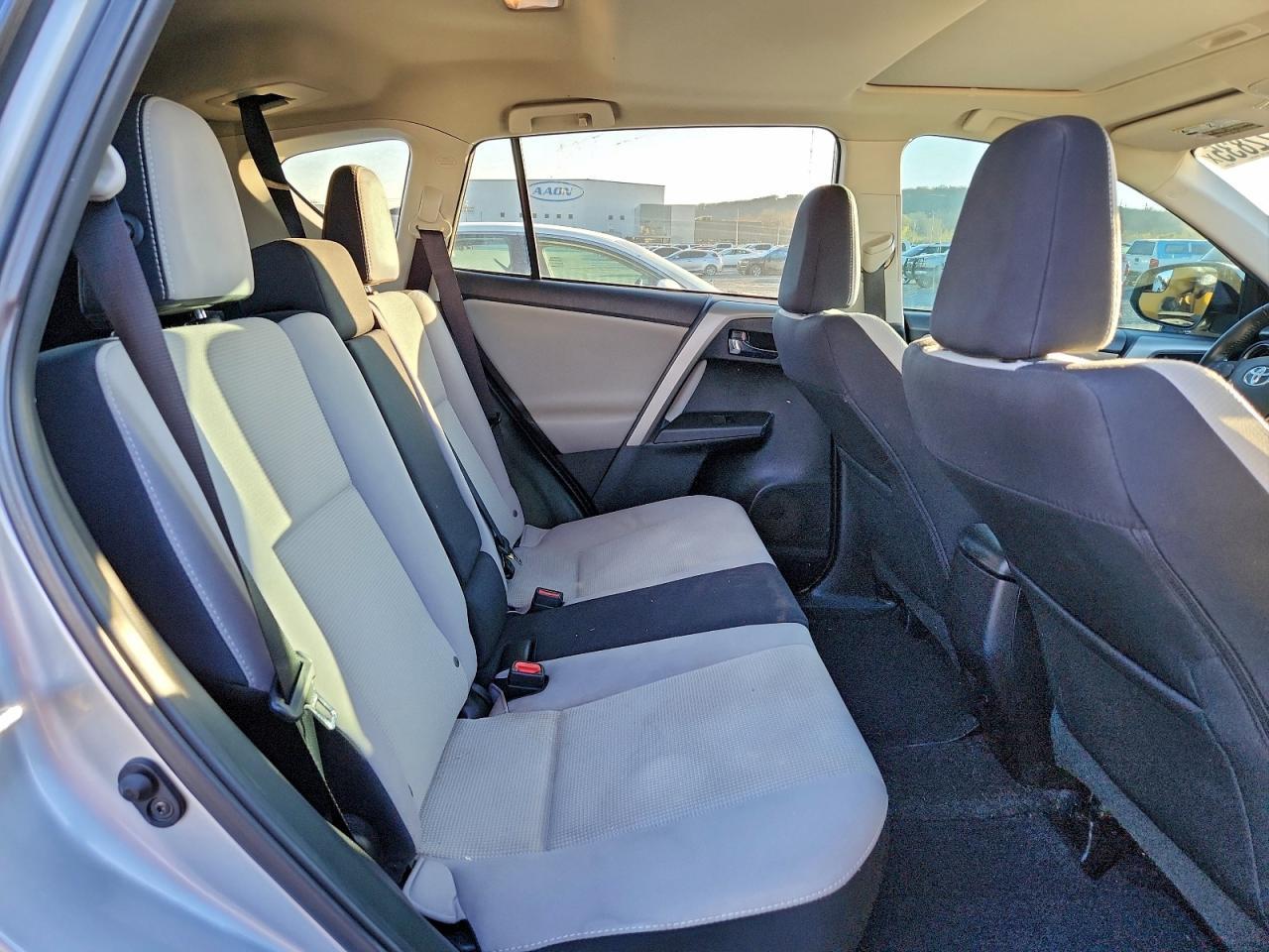 2016 TOYOTA RAV4