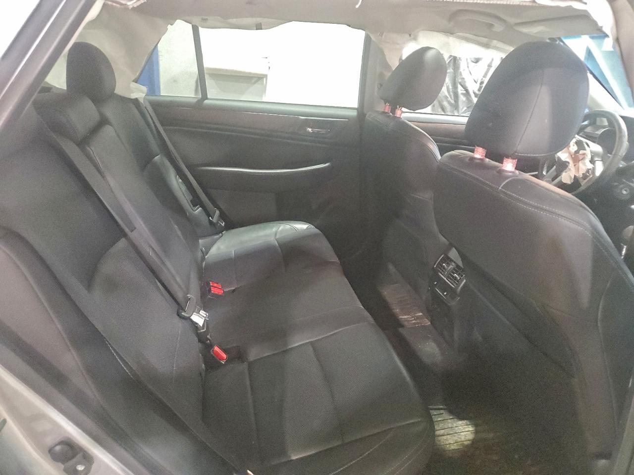 2015 SUBARU Outback