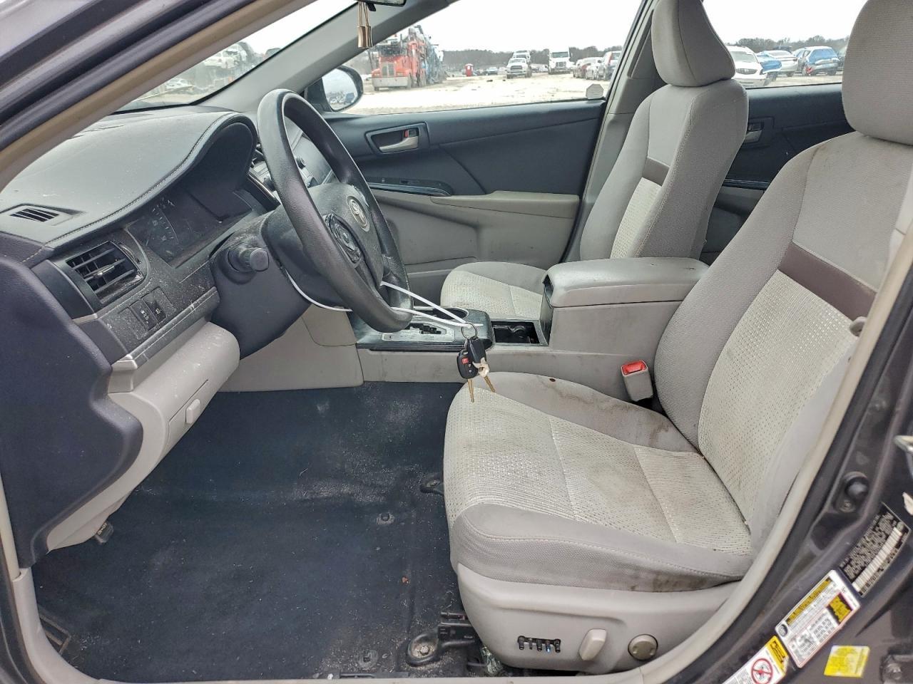2014 TOYOTA CAMRY