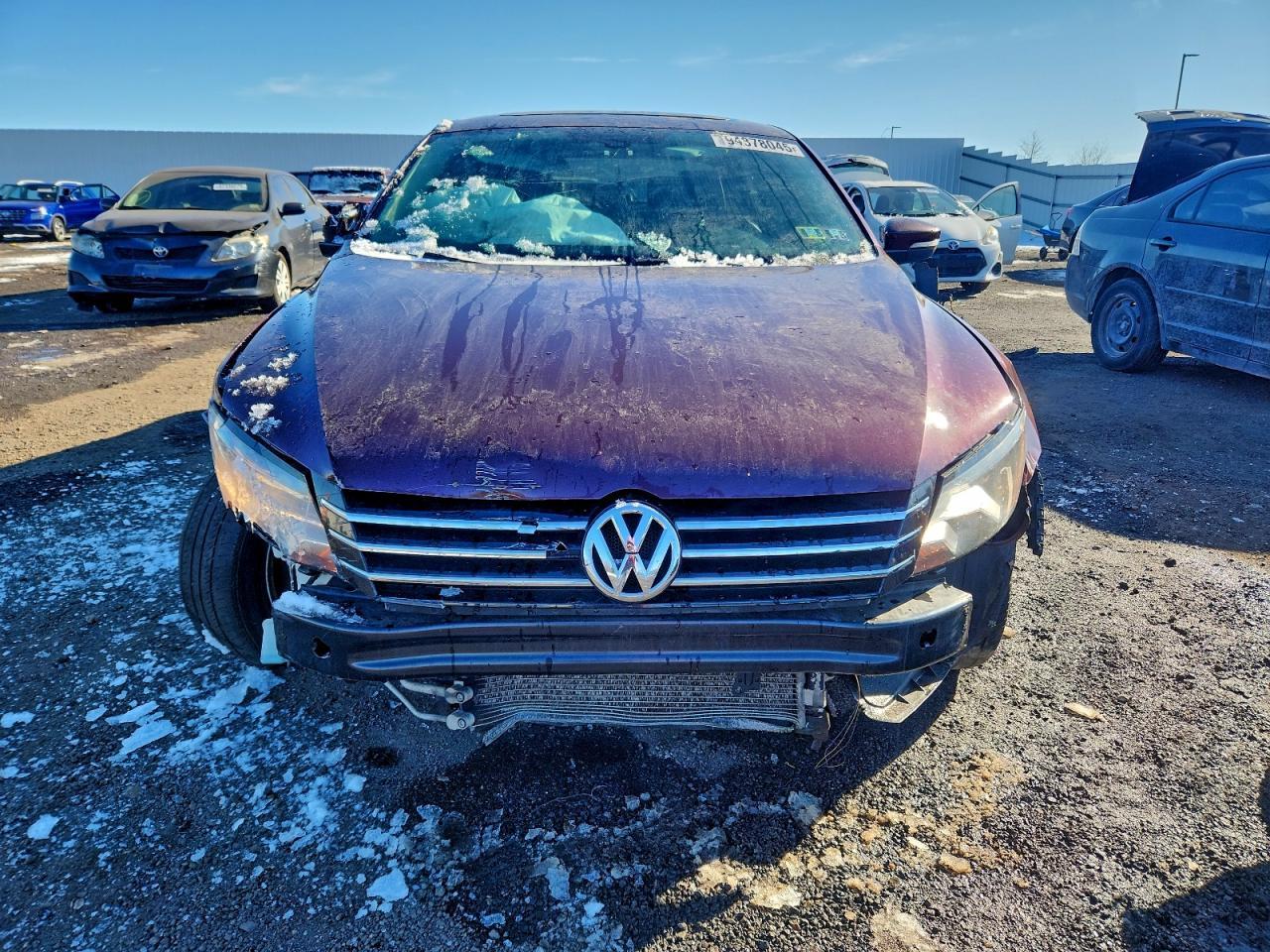 2012 VOLKSWAGEN Passat