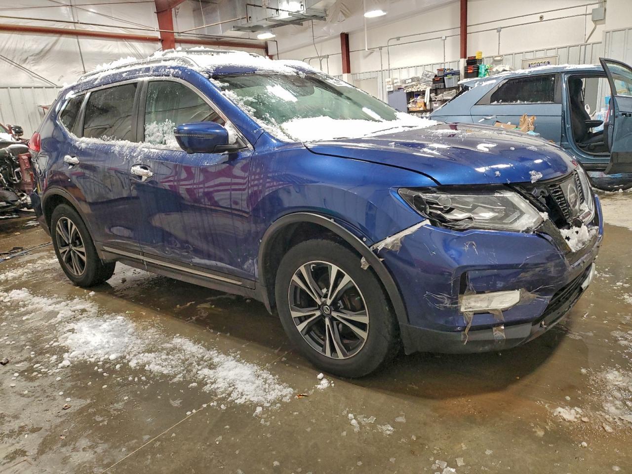 2017 NISSAN ROGUE