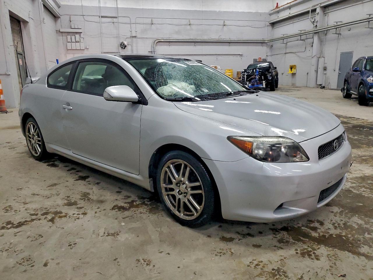2005 TOYOTA SCION