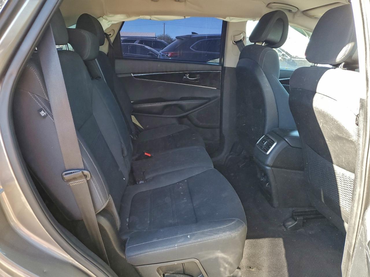 2016 KIA SORENTO