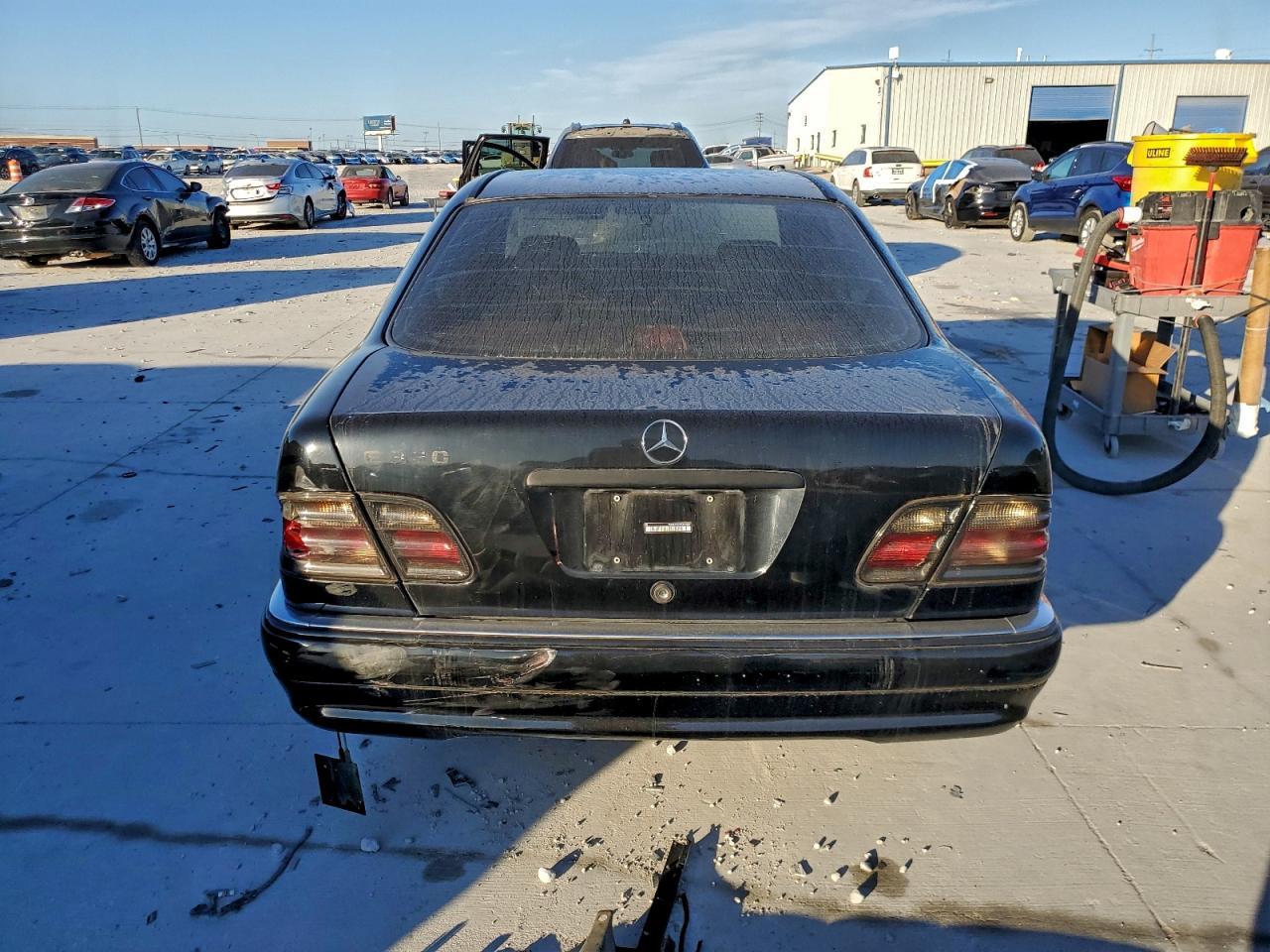 1998 MERCEDES-BENZ E-Class