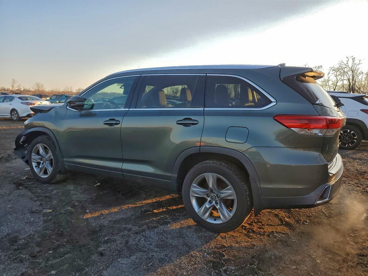 2017 TOYOTA HIGHLANDER