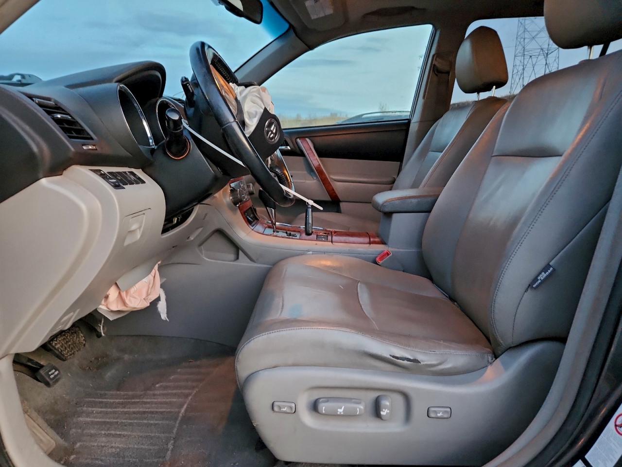 2010 TOYOTA HIGHLANDER