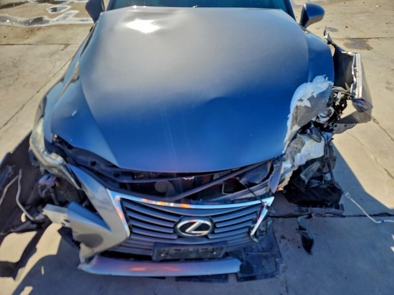 2016 LEXUS IS 200t