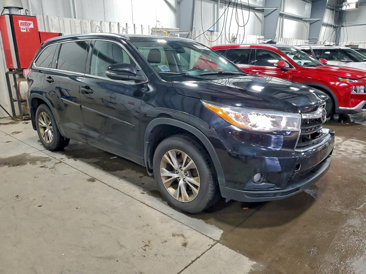 2015 TOYOTA HIGHLANDER
