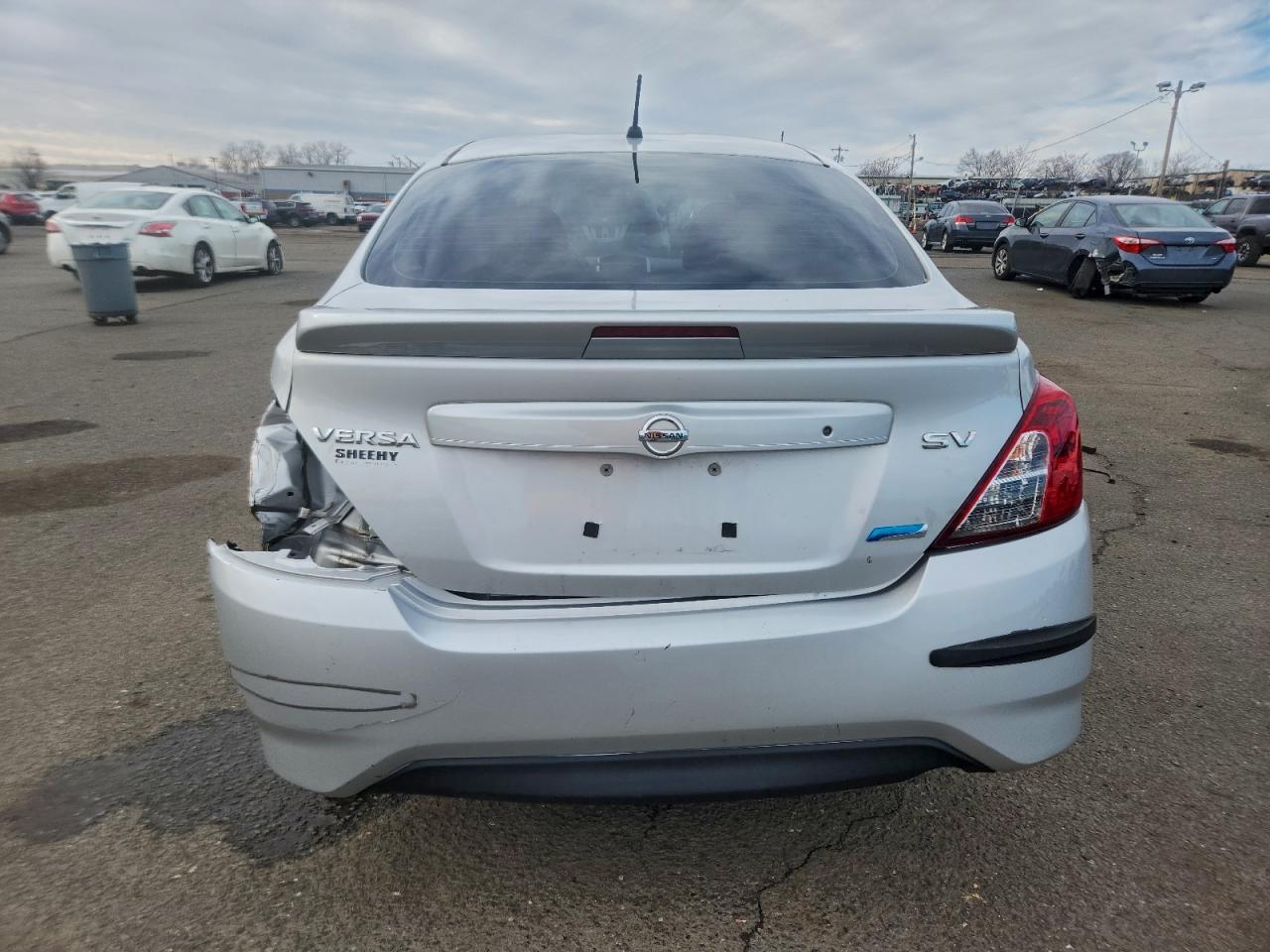 2015 NISSAN VERSA