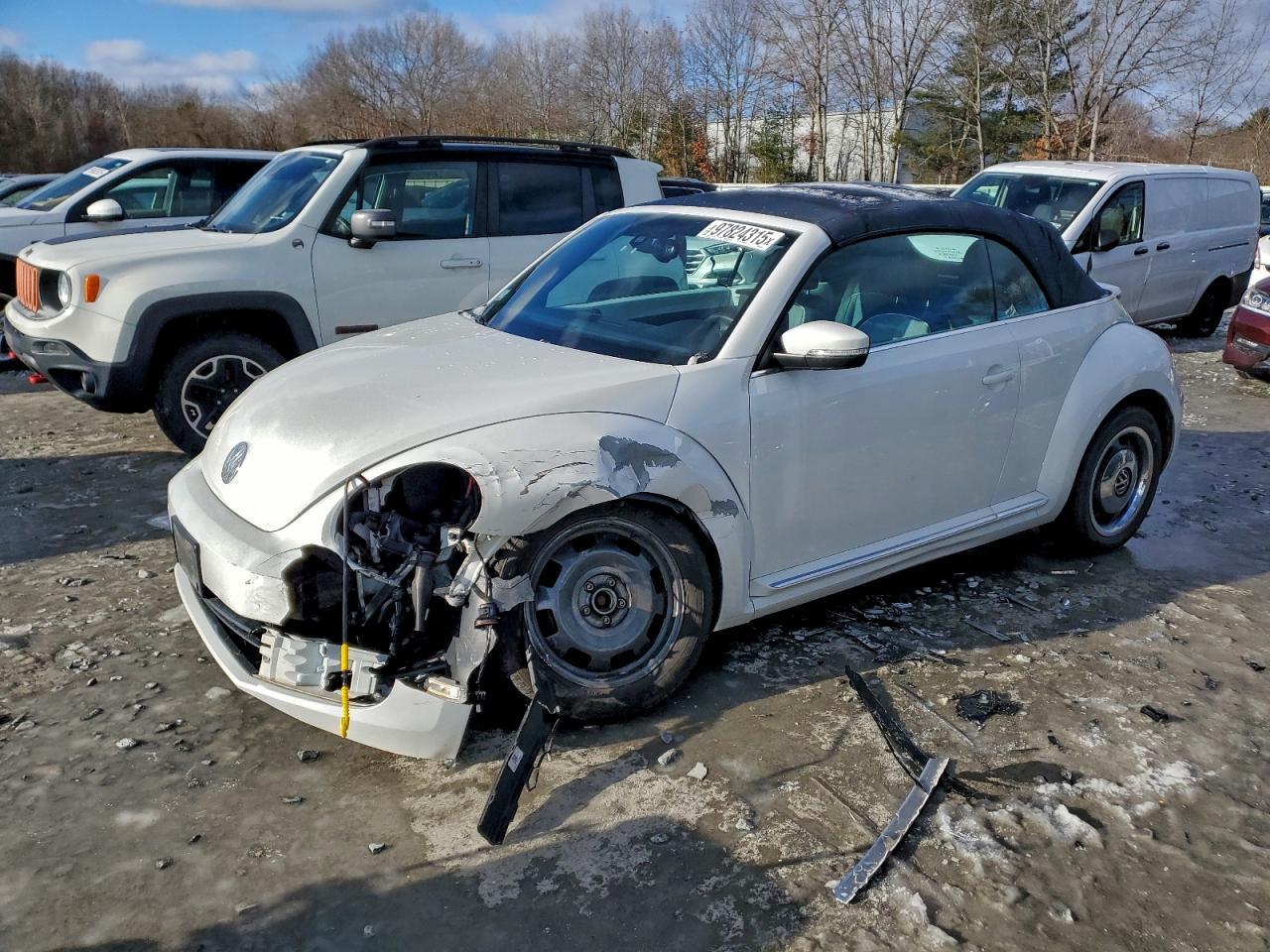 2016 VOLKSWAGEN Beetle