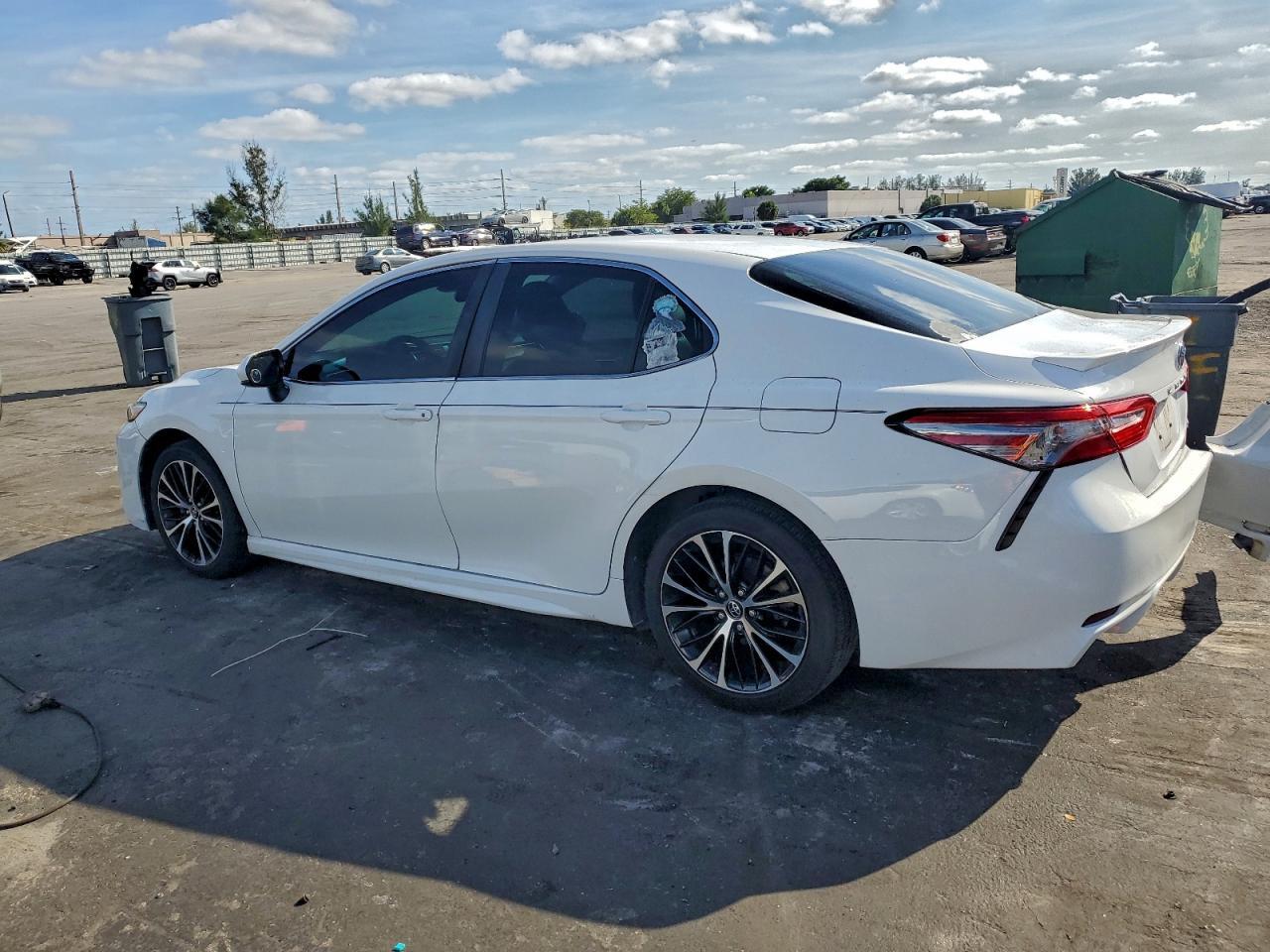 2018 TOYOTA CAMRY