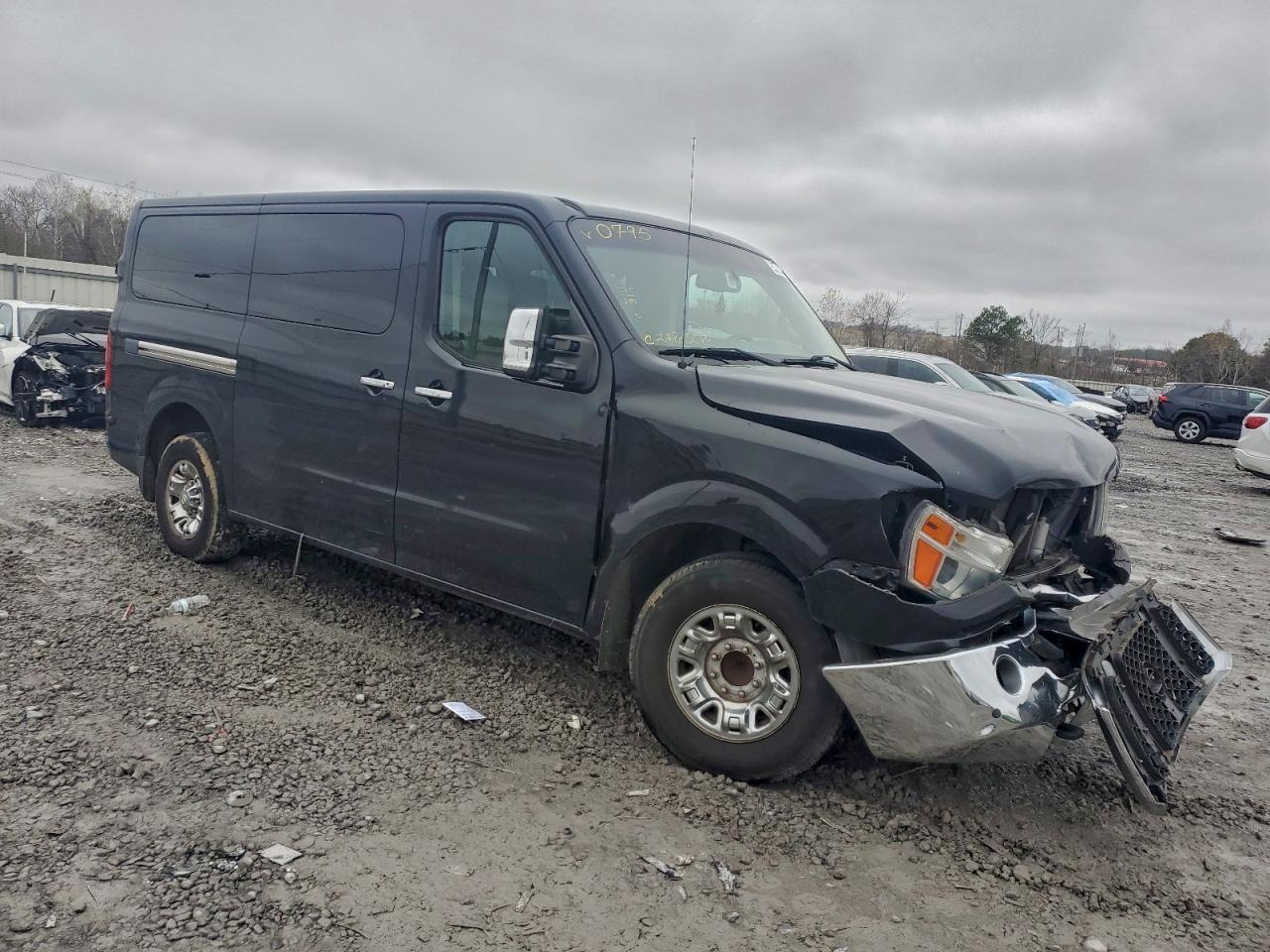 2013 NISSAN NV3500