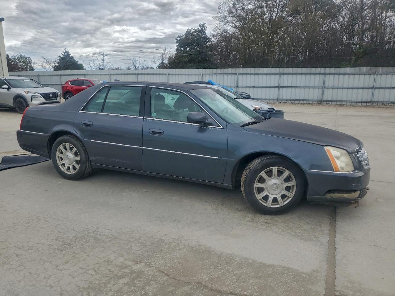 2010 CADILLAC DTS