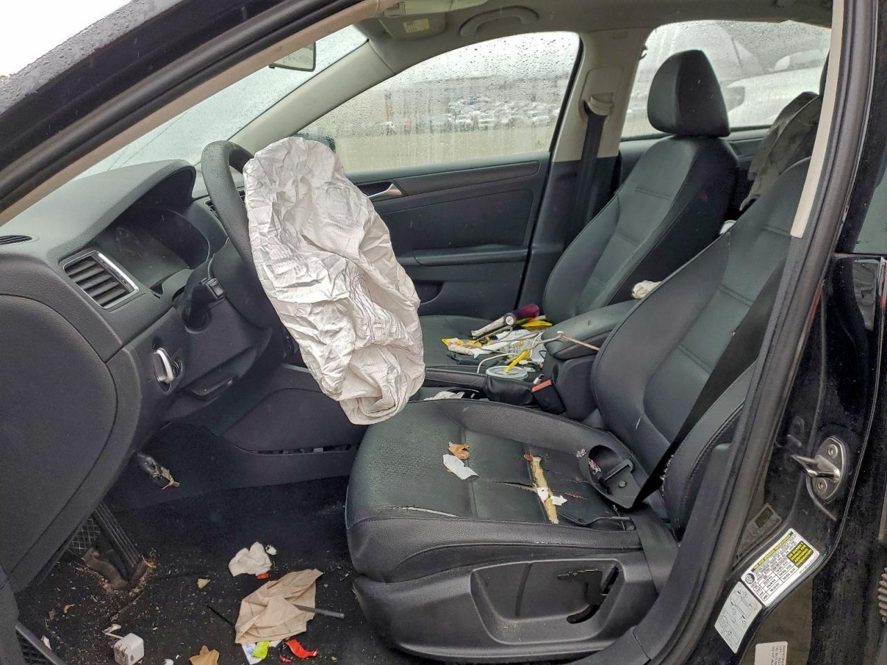 2011 VOLKSWAGEN JETTA