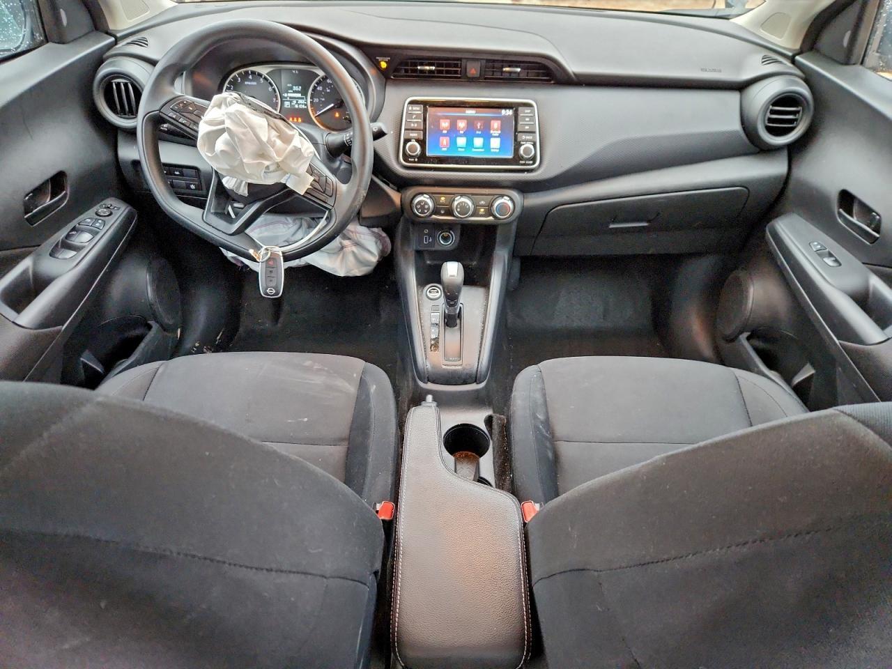 2025 NISSAN KICKS
