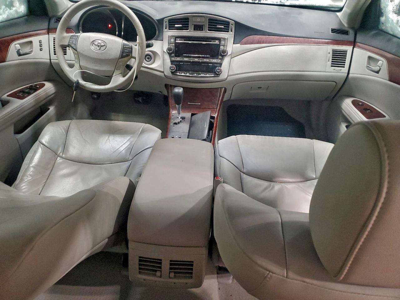 2011 TOYOTA Avalon