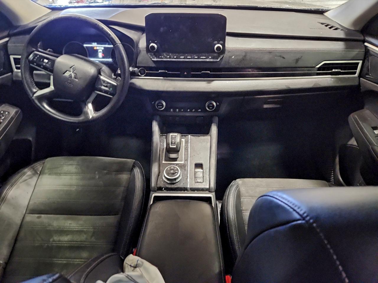 2023 MITSUBISHI outlander