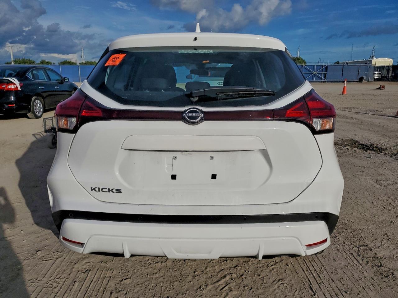 2023 NISSAN KICKS