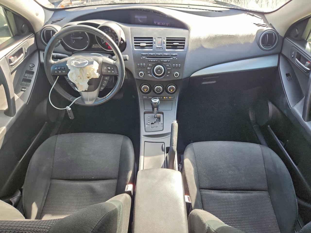 2013 MAZDA 3