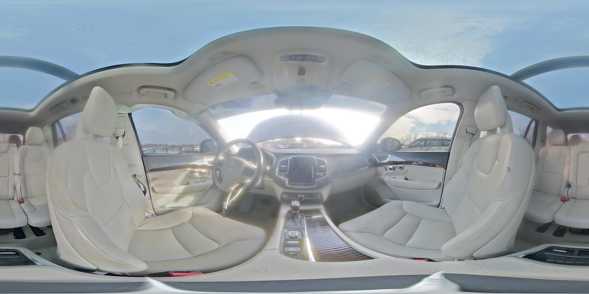 2016 VOLVO XC90