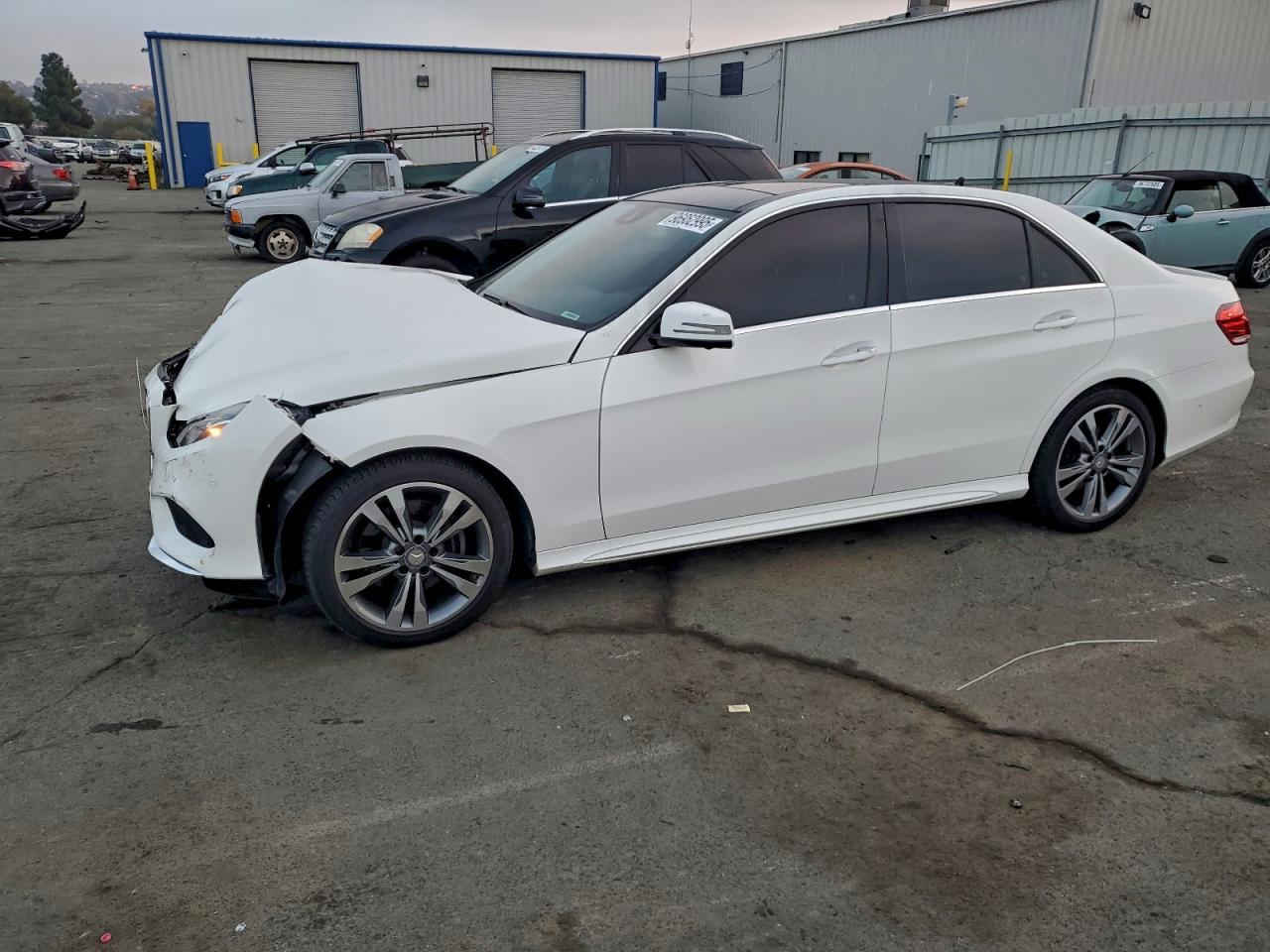 2016 MERCEDES-BENZ E-Class
